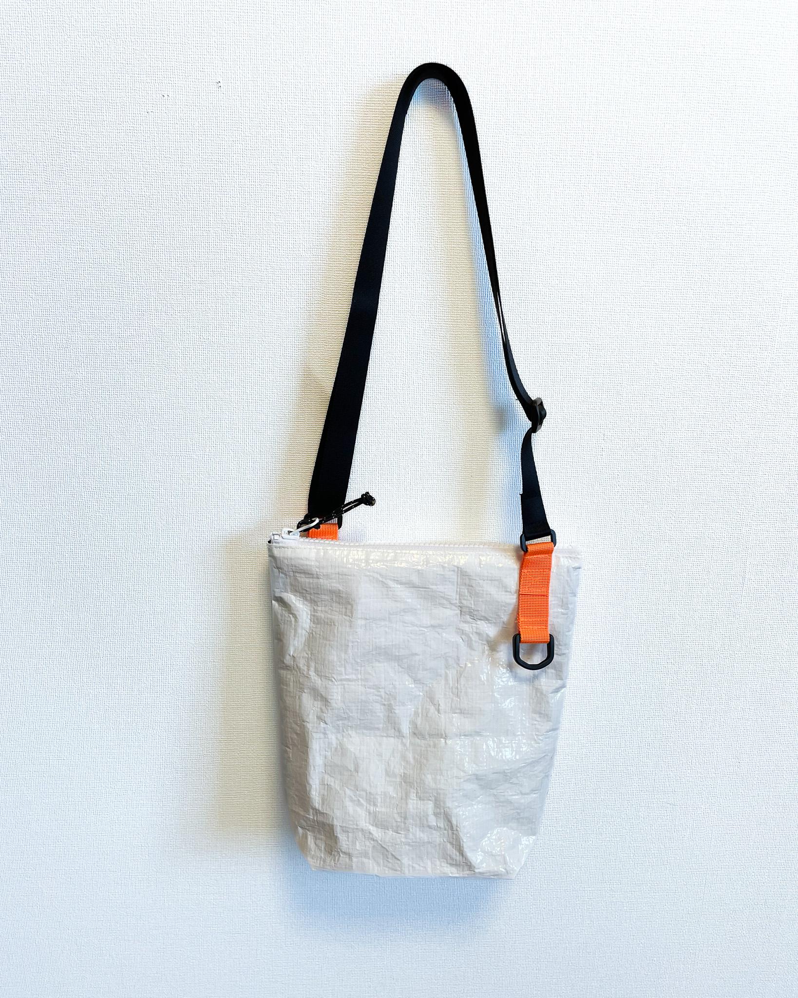 white Pocket